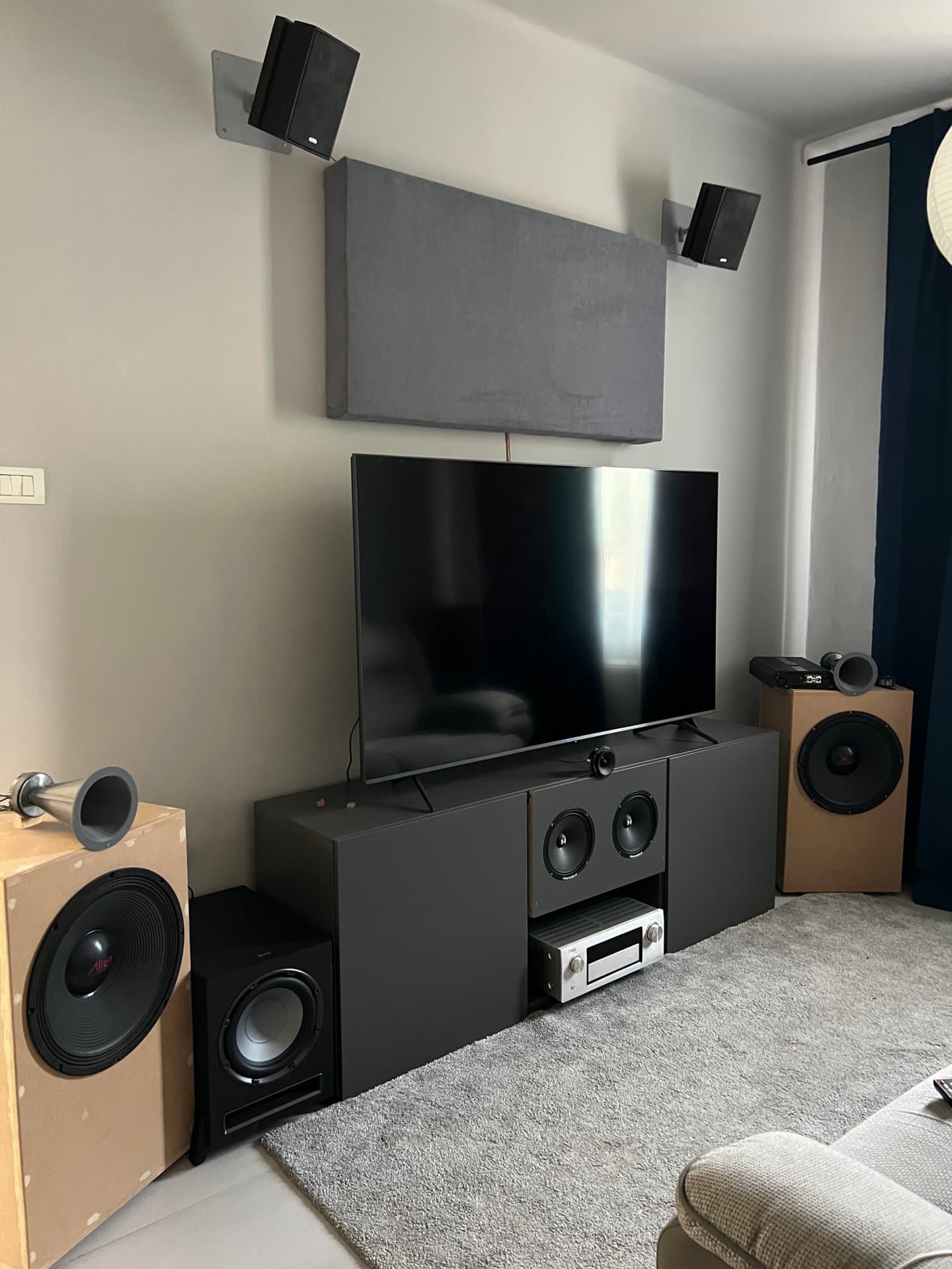 Dolby Atmos-Living Room Home Cinema — 5.2.2 system